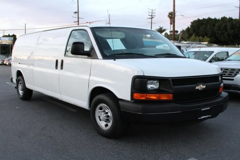 2015 Chevrolet Express 3500 photo 1