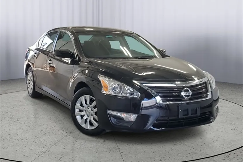 2015 Nissan Altima 2.5 S photo 1
