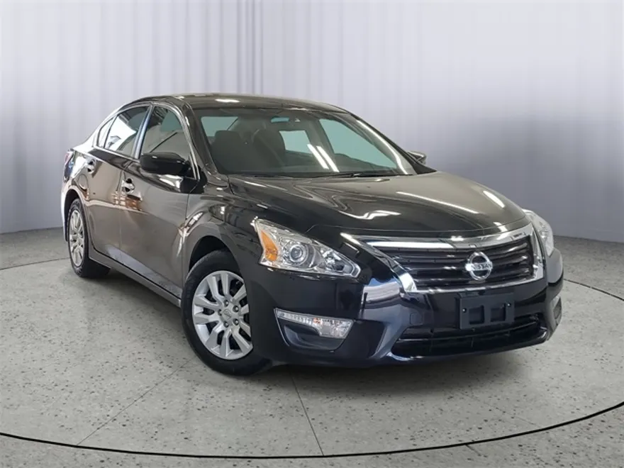 2015 Nissan Altima 2.5 S photo 1