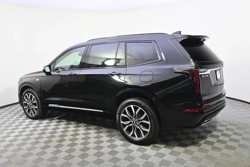 2025 Cadillac XT6 Sport photo 1