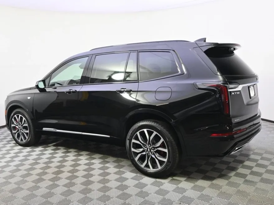 2025 Cadillac XT6 Sport photo 1