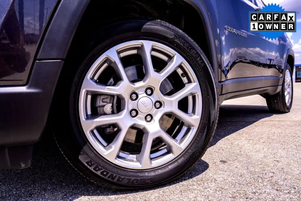 2023 Jeep Compass Latitude Lux photo 1
