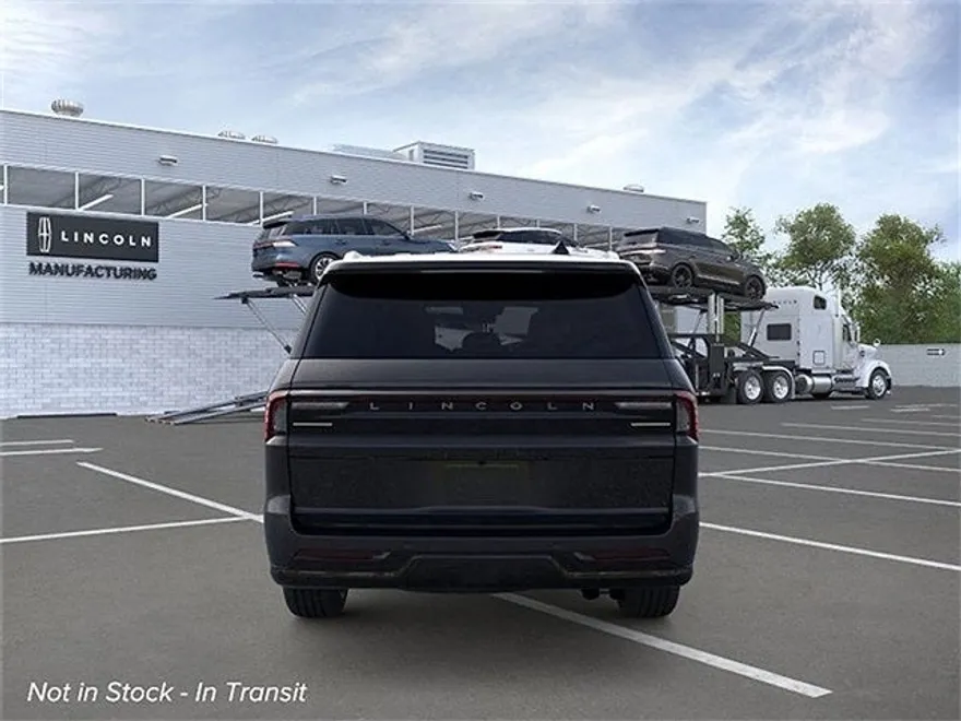 2025 Lincoln Navigator Black Label photo 1