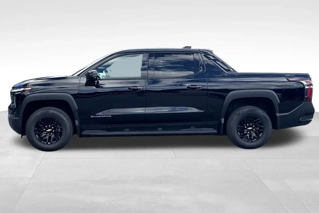 2025 Chevrolet Silverado EV LT photo 1
