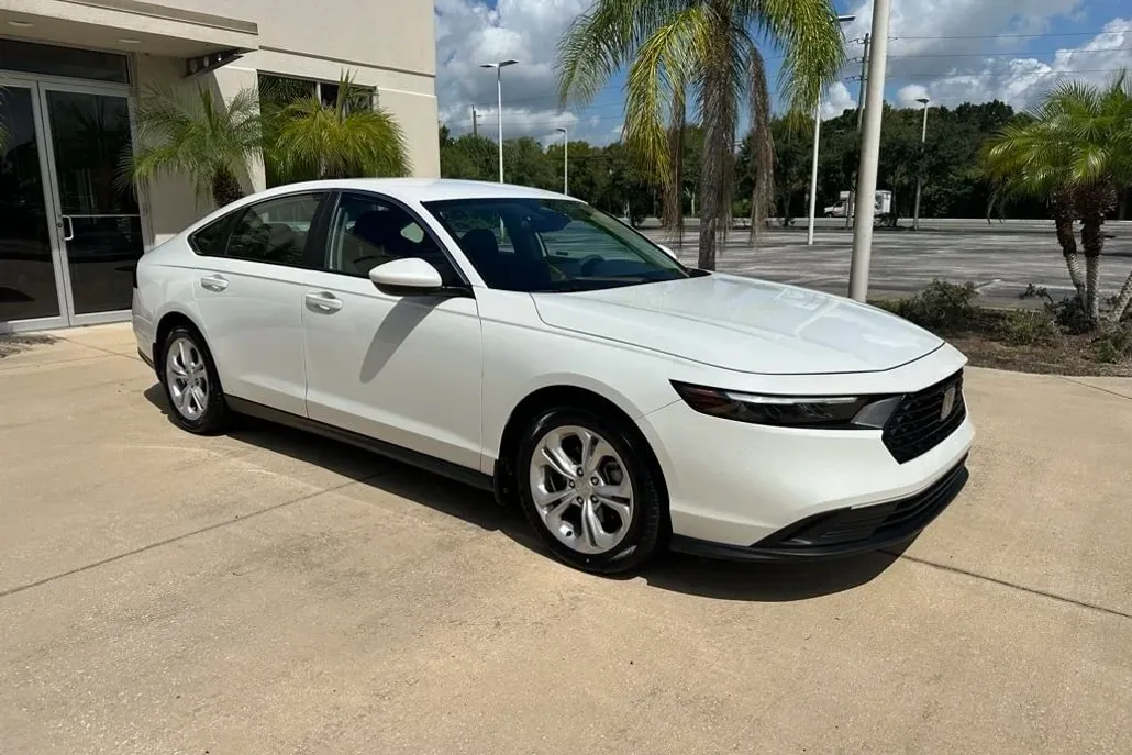 2024 Honda Accord LX photo 1