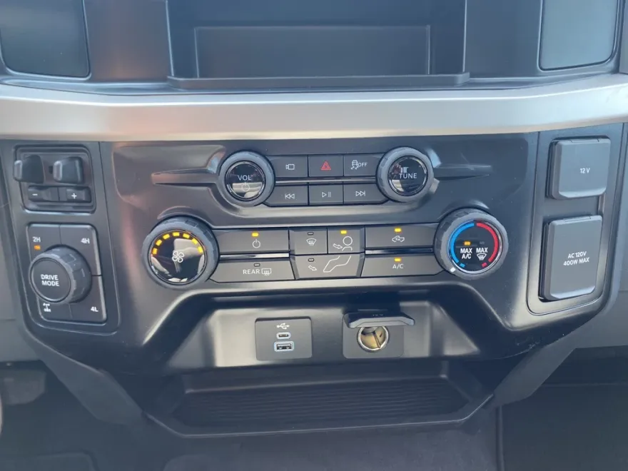 2025 Ford F-250 photo 1