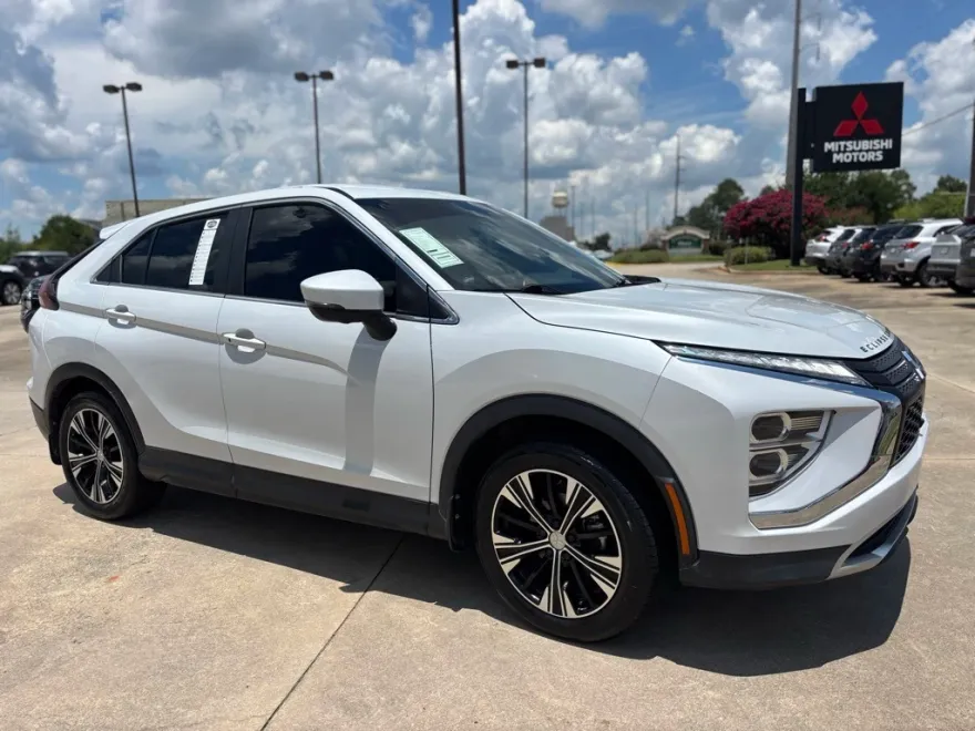 2022 Mitsubishi Eclipse Cross SEL photo 1