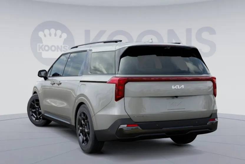 2026 Kia Carnival SX photo 1