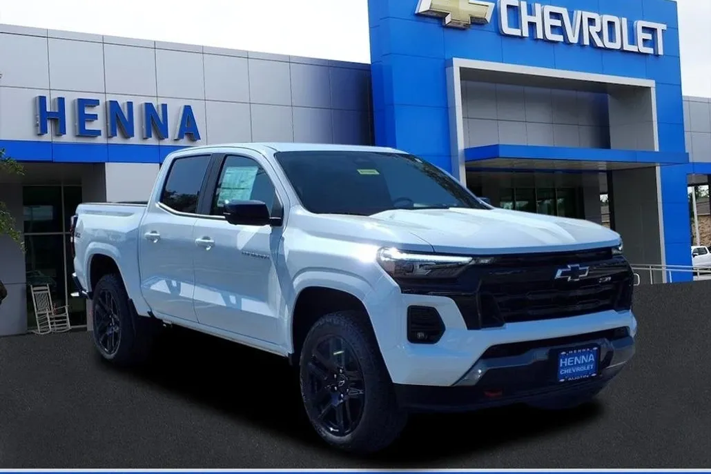 2025 Chevrolet Colorado Z71 photo 1