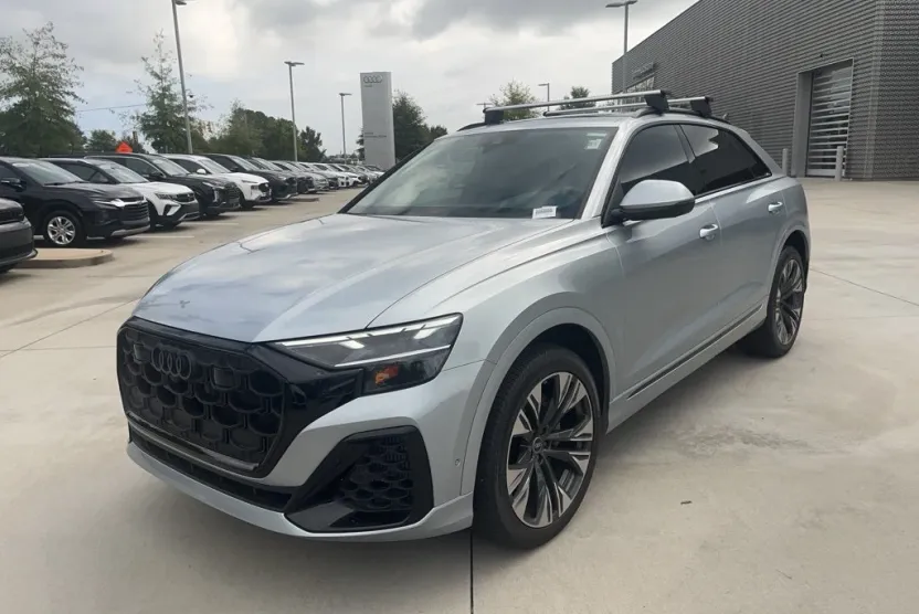 2025 Audi Q8 55 Premium Plus photo 1