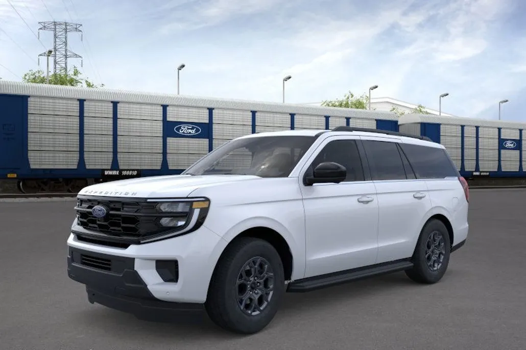 2025 Ford Expedition photo 1