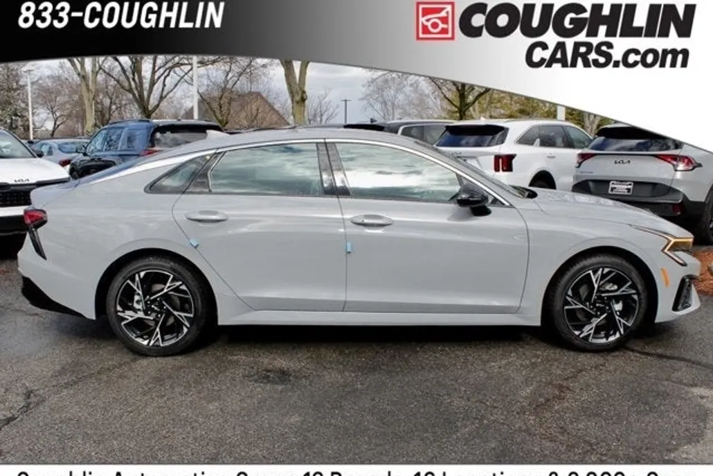 2025 Kia K5 GT-Line photo 1