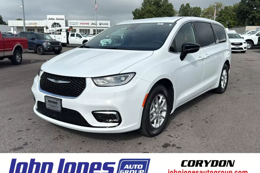 2026 Chrysler Pacifica photo 1