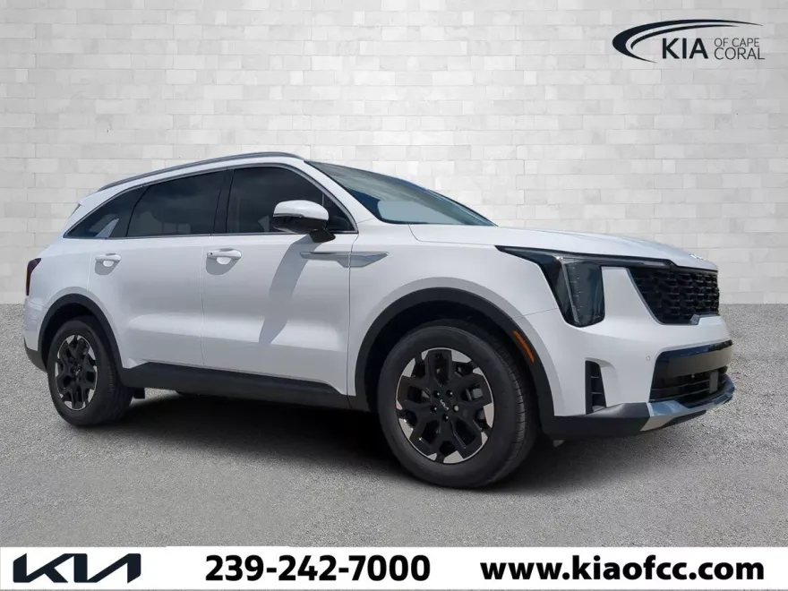 2025 Kia Sorento S photo 1