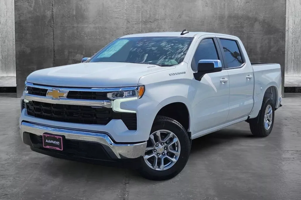2025 Chevrolet Silverado 1500 LT photo 1