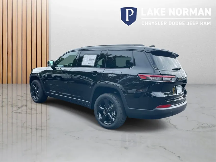 2025 Jeep Grand Cherokee Limited photo 1