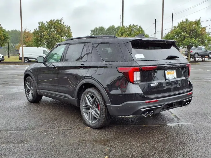 2025 Ford Explorer ST photo 1