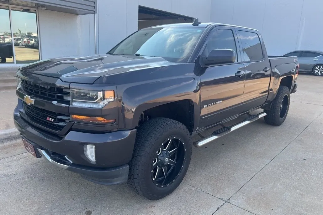 2016 Chevrolet Silverado 1500 LT photo 1