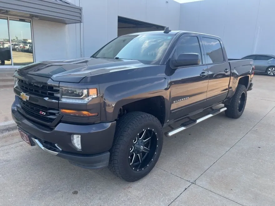 2016 Chevrolet Silverado 1500 LT photo 1