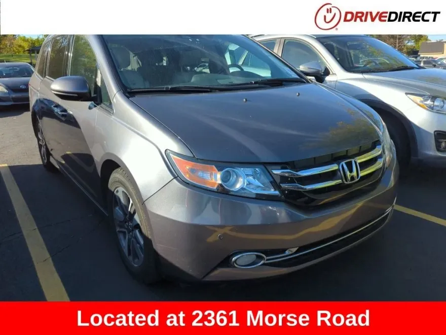2016 Honda Odyssey Touring photo 1