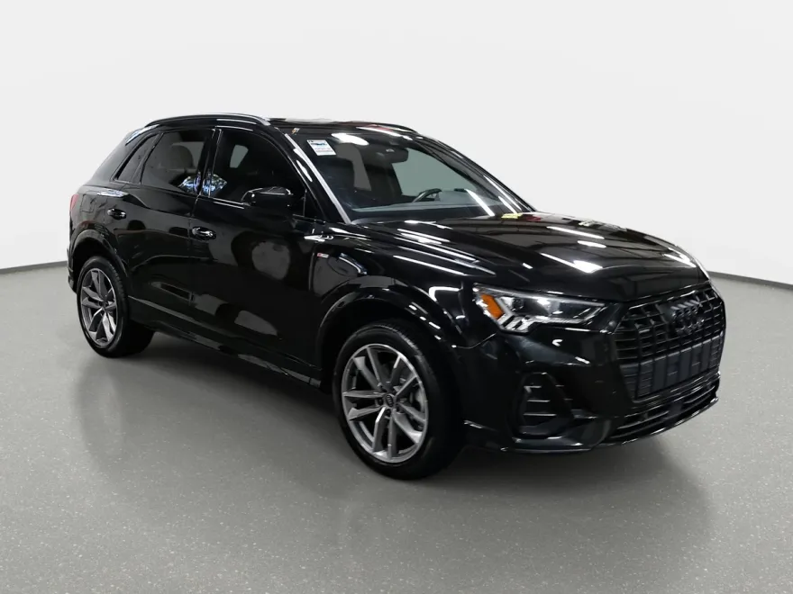 2023 Audi Q3 45 TFSI S line Premium photo 1