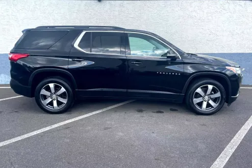2020 Chevrolet Traverse photo 2