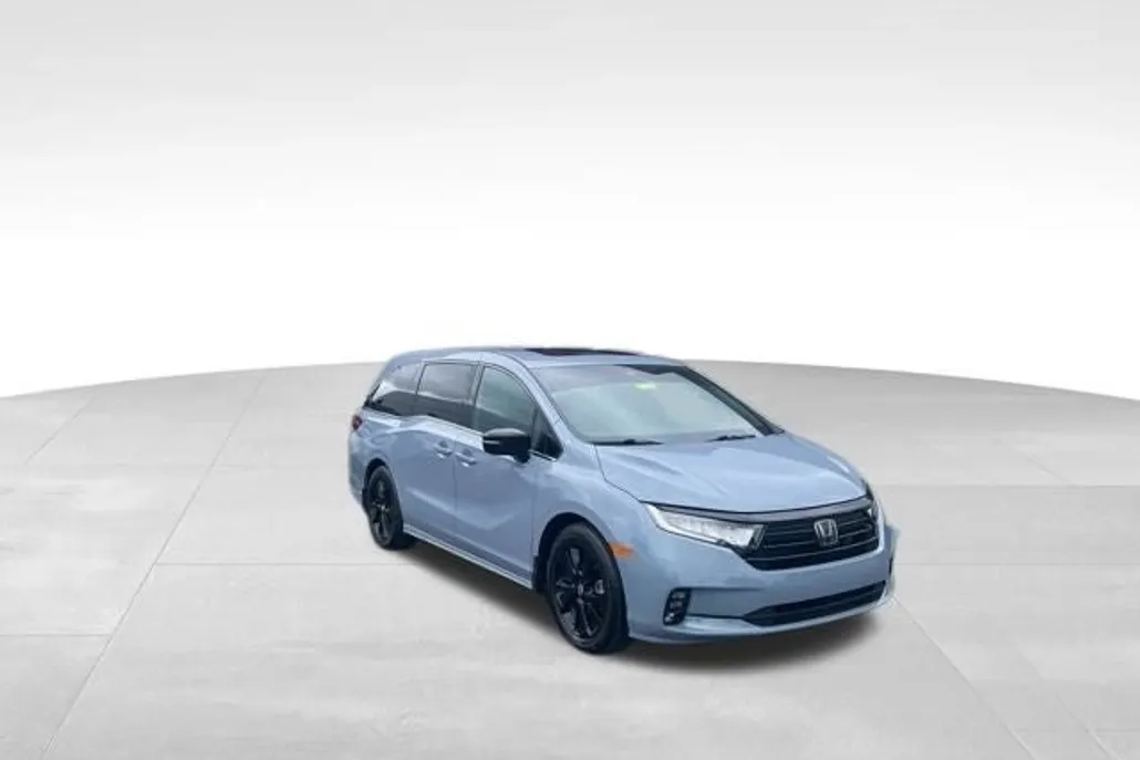 2023 Honda Odyssey Sport photo 1