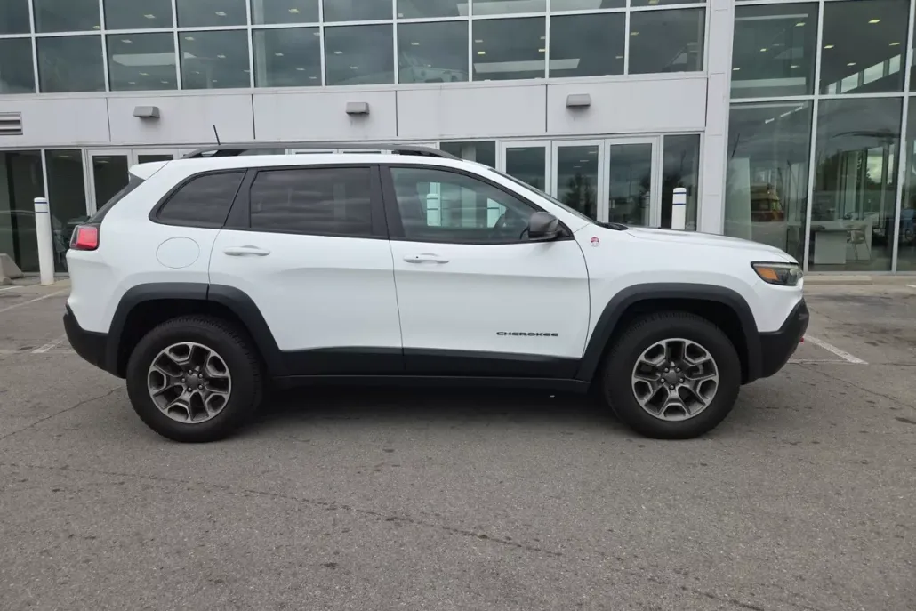 2021 Jeep Cherokee Trailhawk photo 1