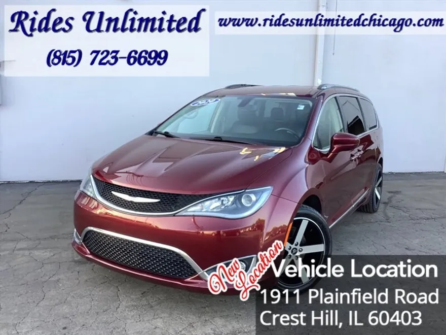 2020 Chrysler Pacifica Touring L photo 1