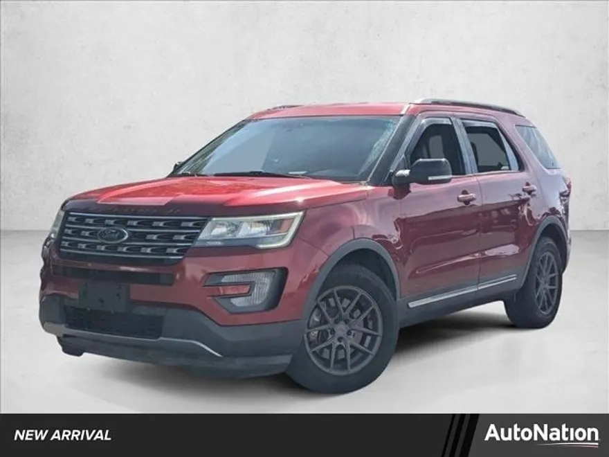 2017 Ford Explorer XLT photo 1