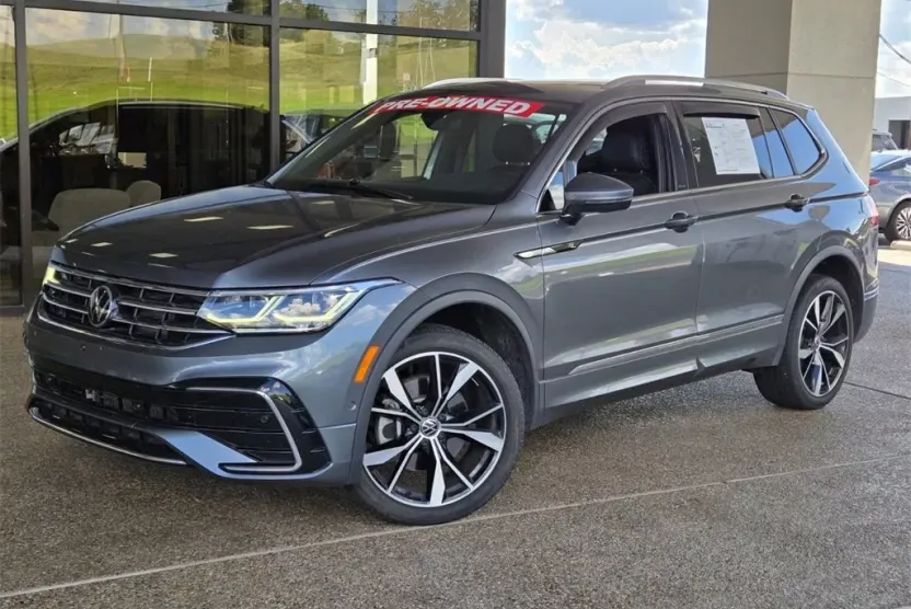 2023 Volkswagen Tiguan SEL R-Line Black photo 1