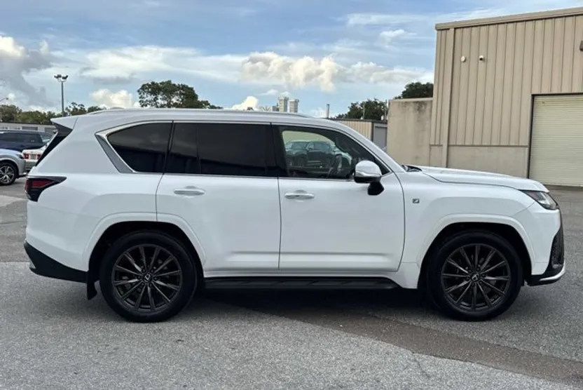 2025 Lexus LX 600 F SPORT Handling photo 1