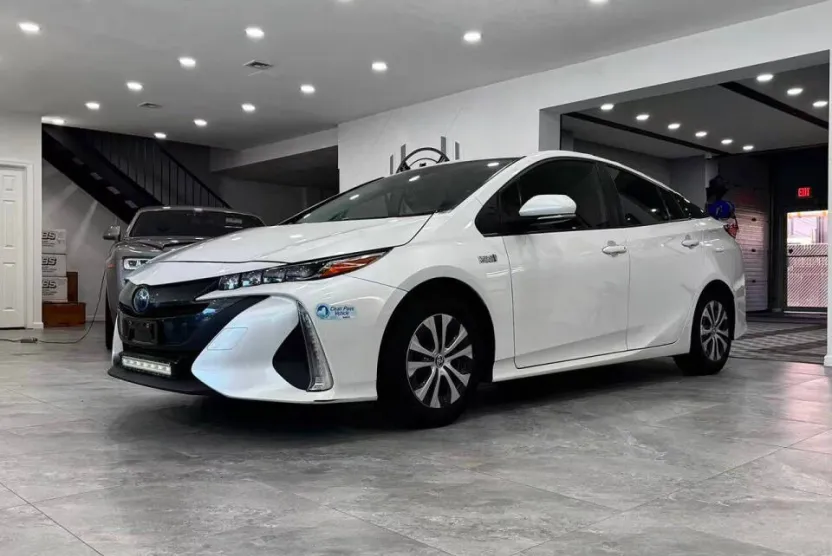 2021 Toyota Prius Prime XLE photo 1