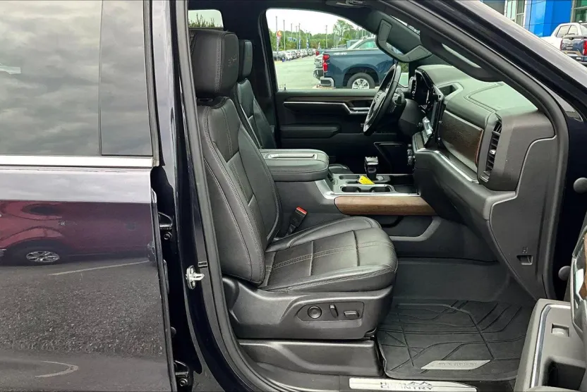 2022 Chevrolet Silverado 1500 High Country photo 1