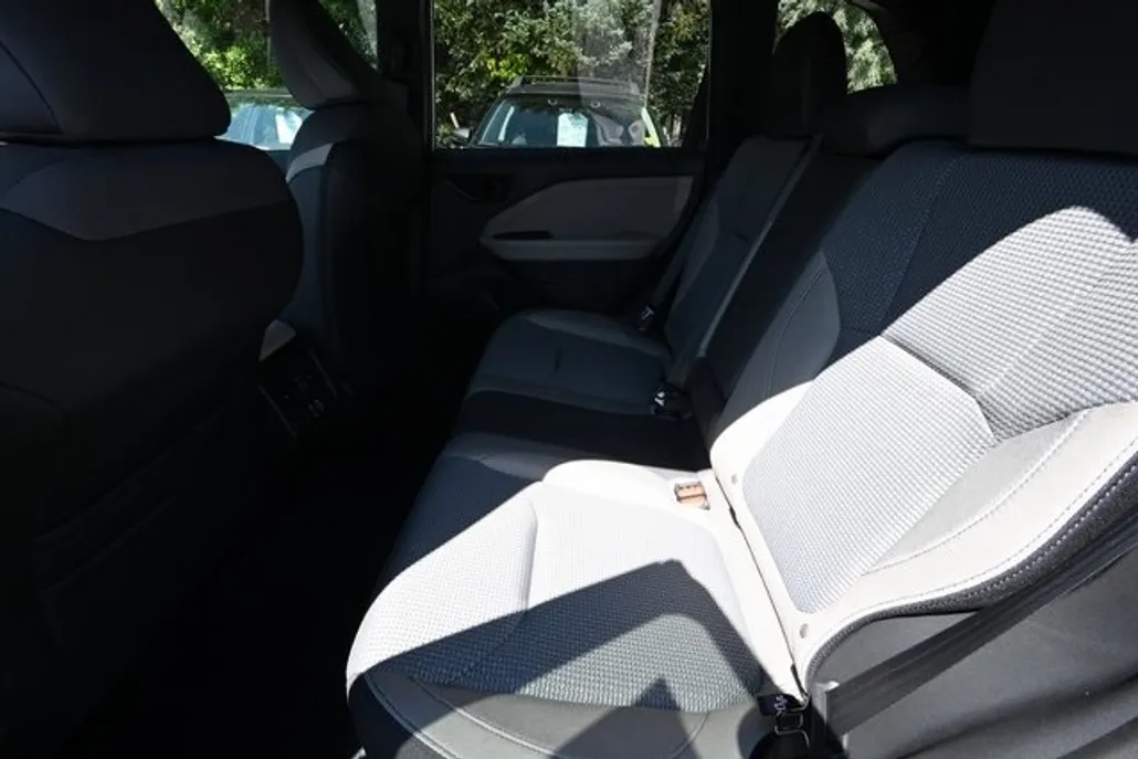 2025 Subaru Forester Premium Base photo 1