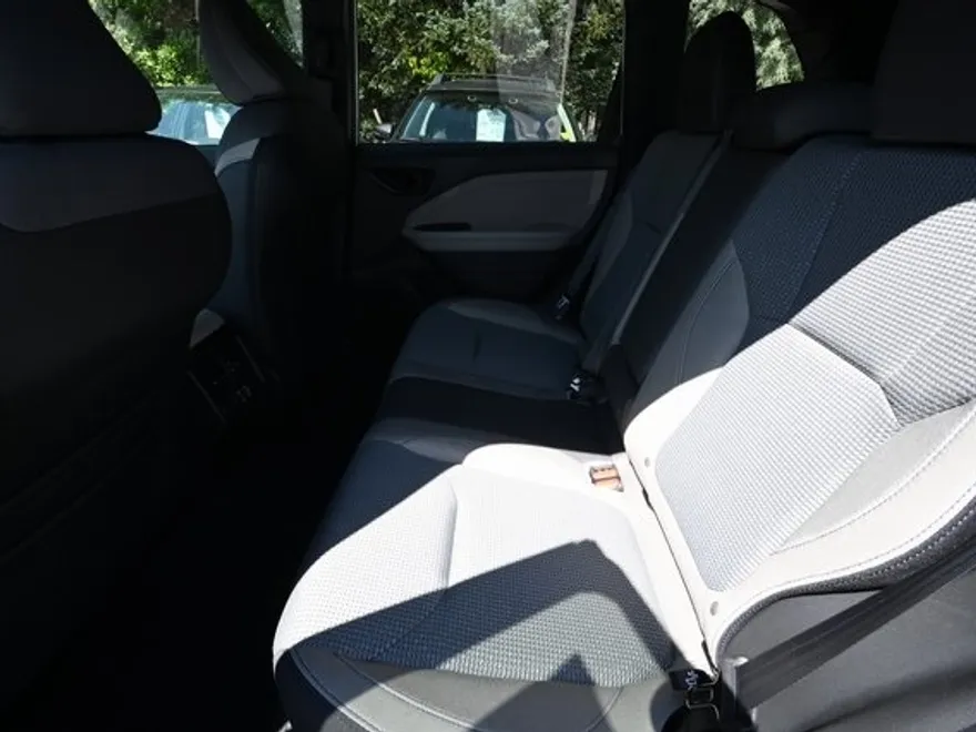 2025 Subaru Forester Premium Base photo 1