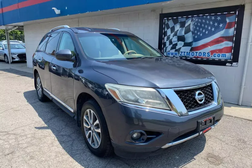 2014 Nissan Pathfinder SL photo 1