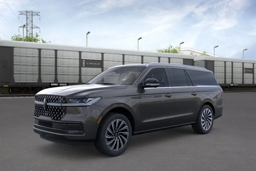 2025 Lincoln Navigator Black Label photo 1