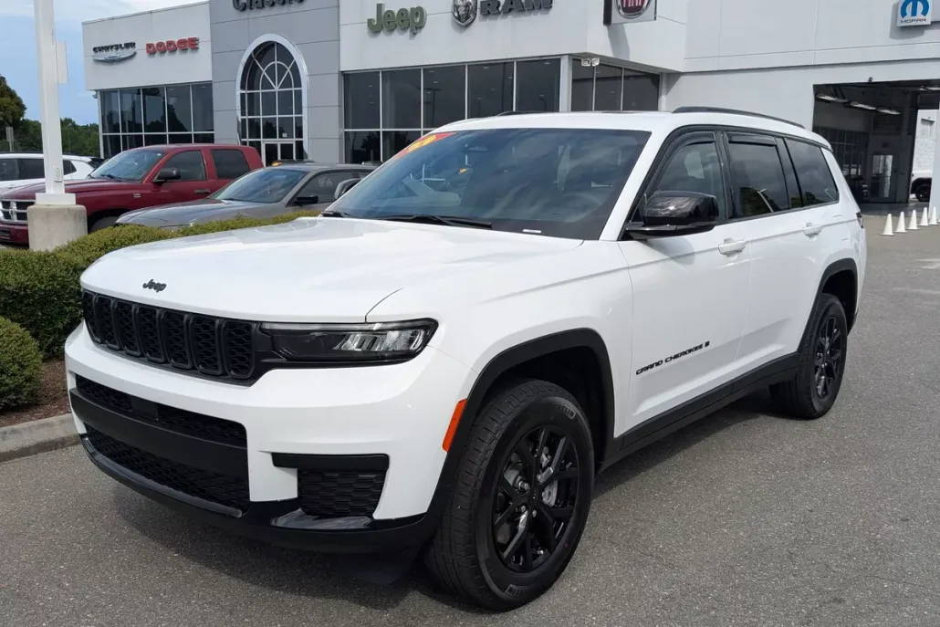 2025 Jeep Grand Cherokee Altitude X photo 1