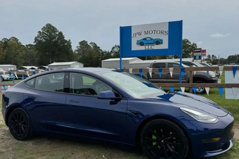 2021 Tesla Model 3 Standard Range Plus photo 1