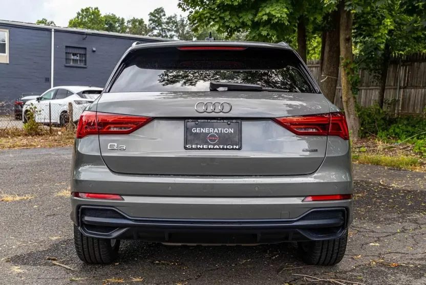 2020 Audi Q3 S line Premium Plus photo 1