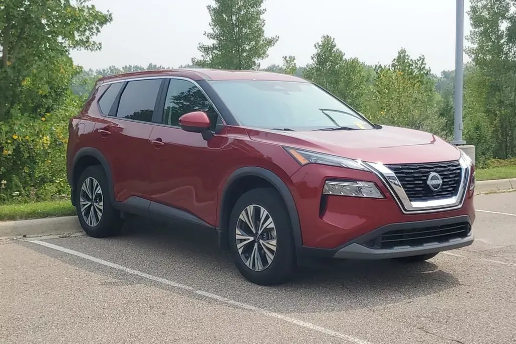 2023 Nissan Rogue SV photo 1