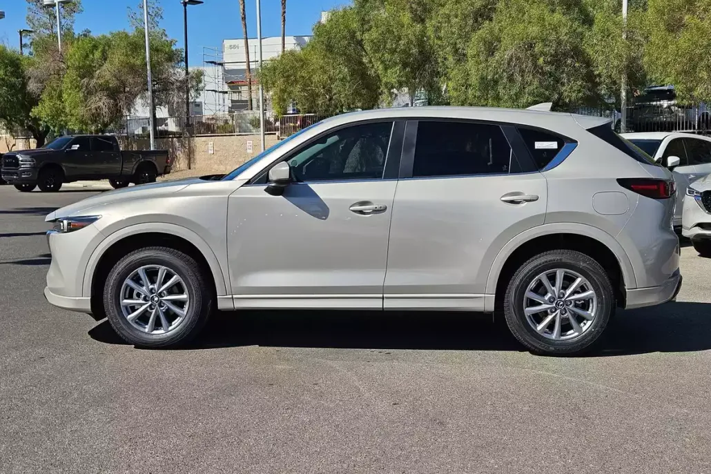 2025 Mazda CX-5 2.5 S Preferred photo 1