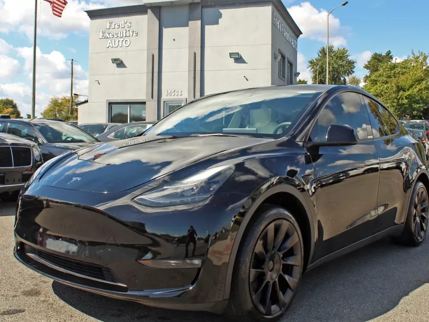 2022 Tesla Model Y Long Range photo 1