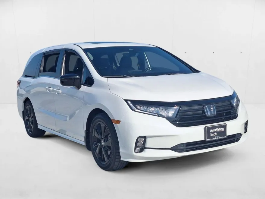 2023 Honda Odyssey Sport photo 1