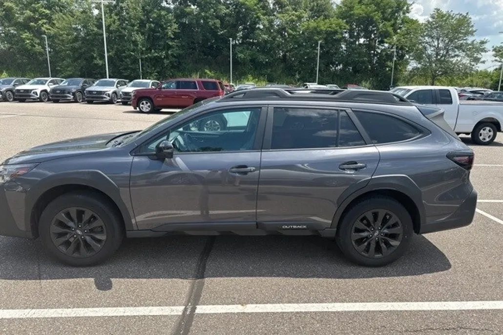 2023 Subaru Outback Onyx Edition photo 1