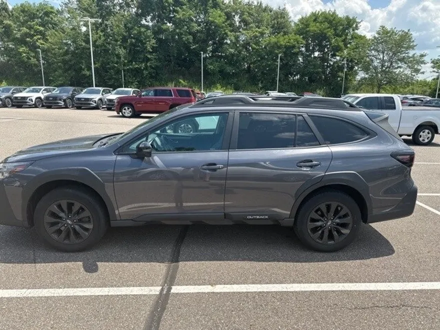 2023 Subaru Outback Onyx Edition photo 1