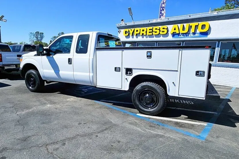 2015 Ford F-350 photo 1