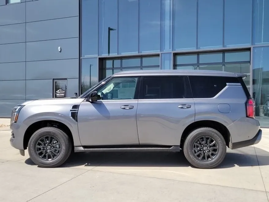 2025 Nissan Armada SV photo 1