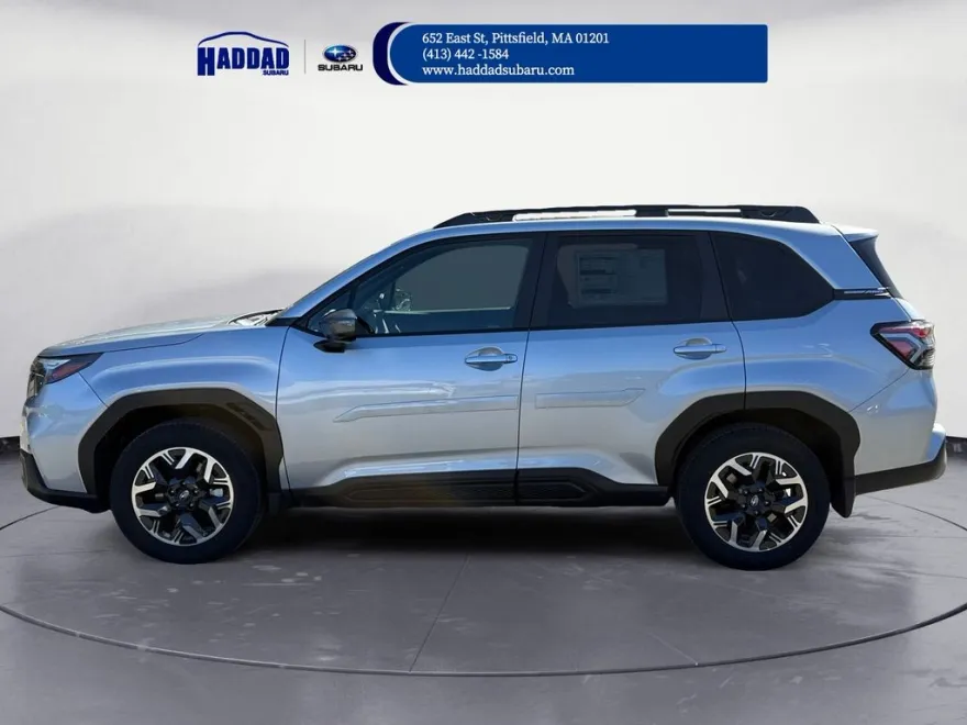 2025 Subaru Forester Premium photo 1